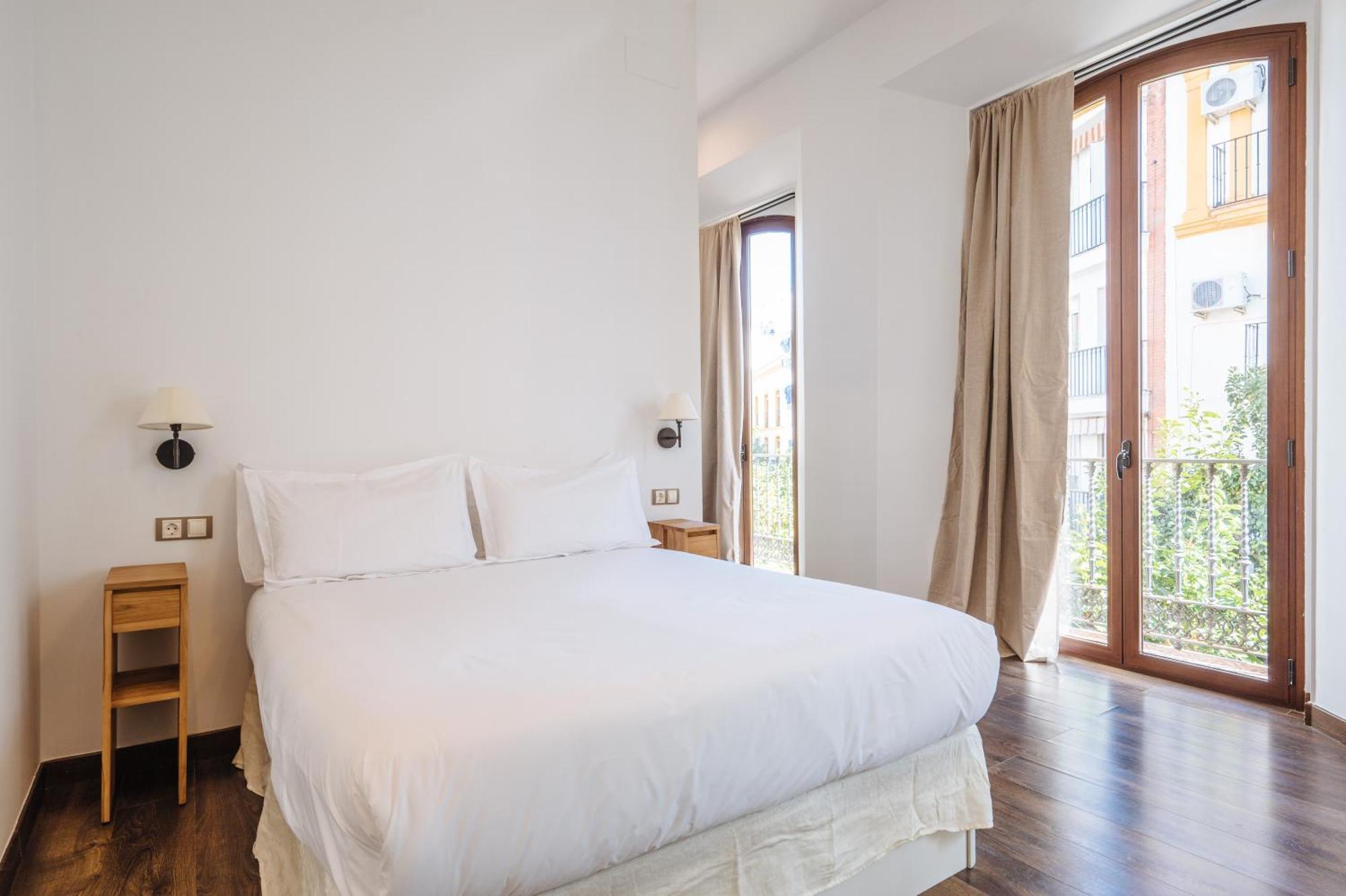 Apartamentos "El Escondite De Maria" Seville Exterior photo