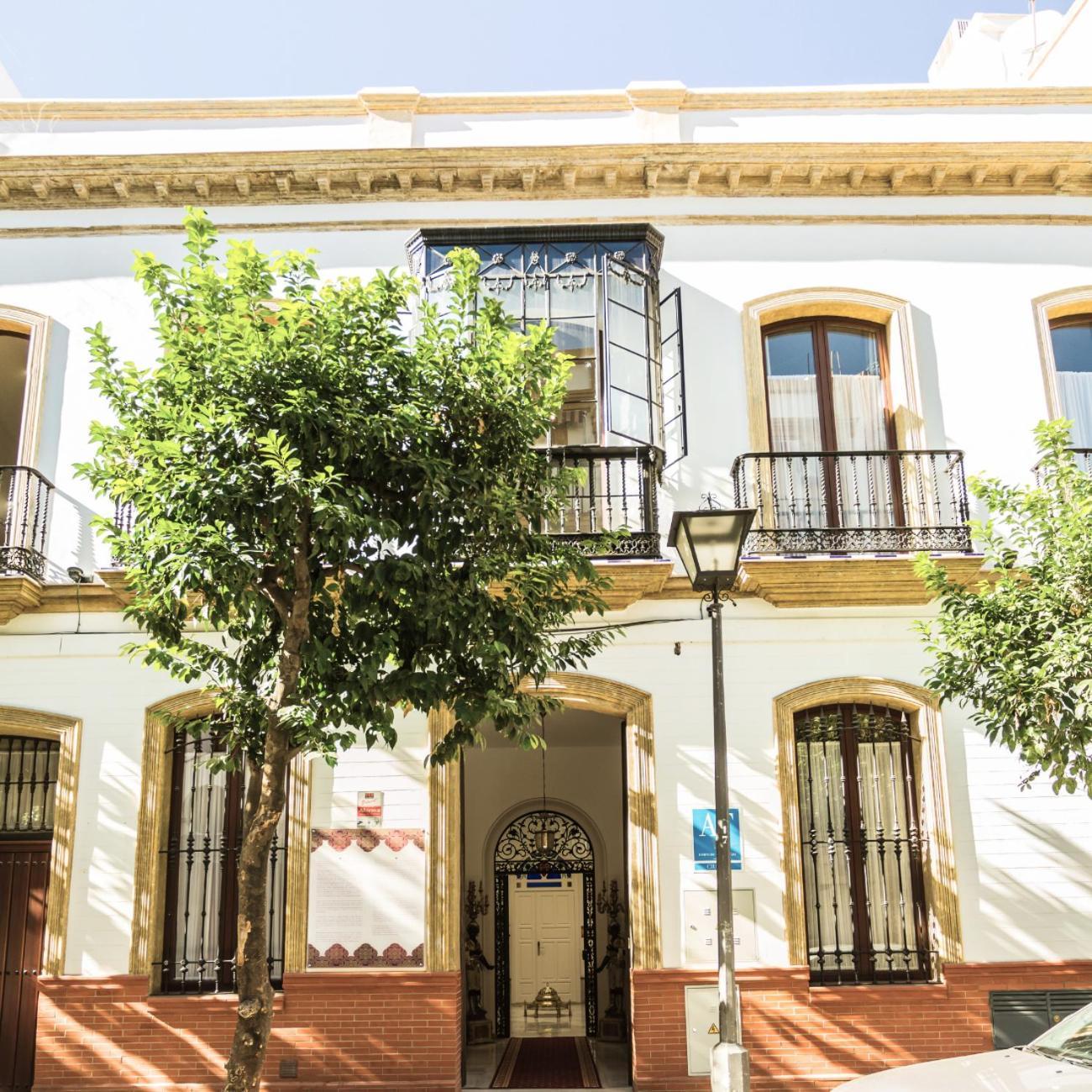 Apartamentos "El Escondite De Maria" Seville Exterior photo